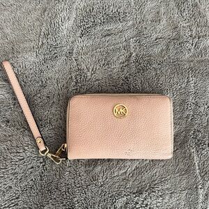 Micheal kors wristlet